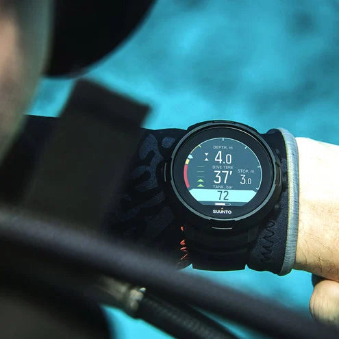 Suunto D5 All Black With USB Cable